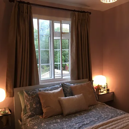 Leafy Suburban Bed And Breakfast-2